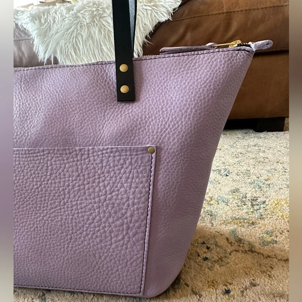 NEW ๐ฆ Portland Leather Large Wisteria Zip Tote - Picture 12 of 16